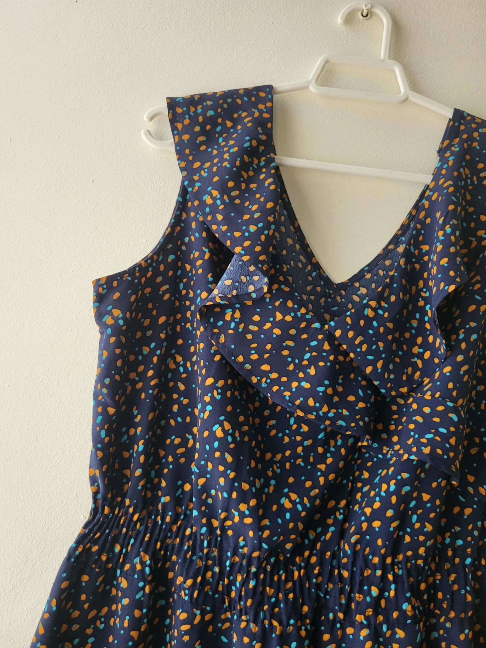 Vestido azul con volante – photo 2